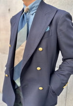 〈FRANCO BASSI〉多分、初めてだったりする段落ちストライプネクタイ。