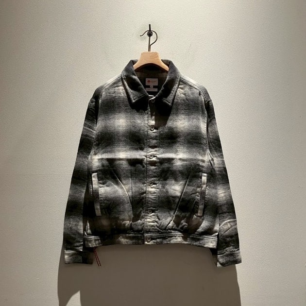 流行りのBEAMSのスタジオジャンパー、Lサイズで年始に購入しました。 BEAMS（ビームス）の「◎BEAMS / STADIUM JUMPER （スタジャン