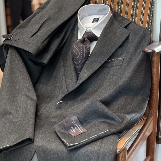 テラ様beamsFベーシックスーツ48 グレー シングル 玄人好みのベーシック？【BEAMS F・25AW】｜ビームス ハウス 梅田｜BEAMS