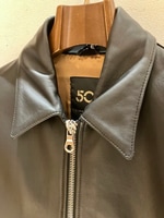 〈CINQUANTA〉一生モノと呼ぶに相応しい？レザーブルゾンを。