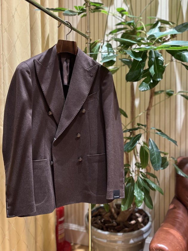 TAGLIATORE ダブルブレスト ベージュ とても上品。〈TAGLIATORE〉｜ビームス ハウス 六本木｜BEAMS
