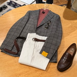 新規品の＜TAGLIATORE＞でコーディネート