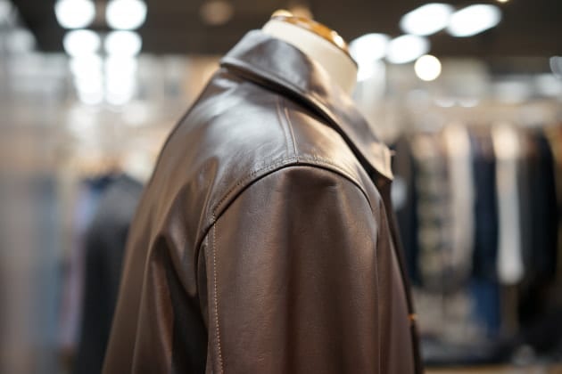 CINQUANTA（チンクアンタ）＞ついカッコいい表情に｜BEAMS F（ビームス