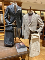 〈ALFONSO SIRICA〉店内中央トルソー変更しました。