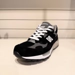 人気なスニーカー入荷してます！