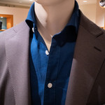 モカブラウンカラーのセットアップコーディネート