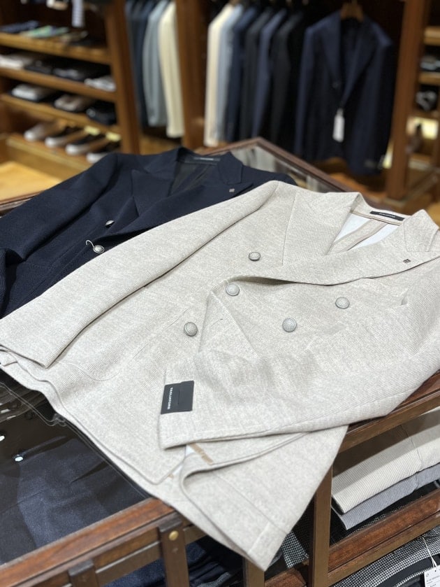 大活躍なニット ジャケット。〈TAGLIATORE〉｜ビームス ハウス 六本木