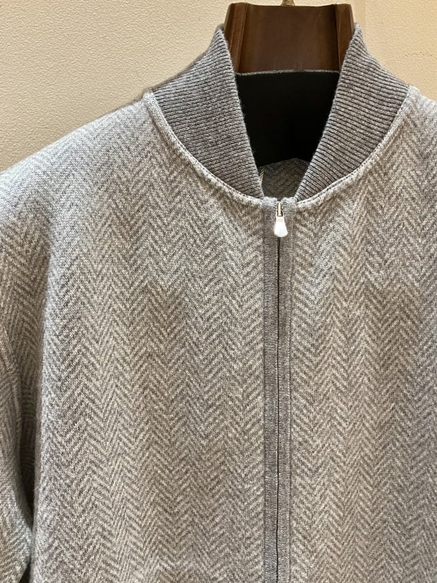 FILIPPO DE LAURENTIIS〉軽くて柔らかくお洒落で長く着れるニット
