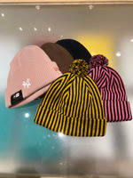 秋冬の小物も見逃せませんよ〜！♡