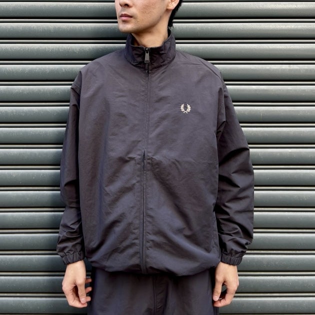 ご紹介させて下さい。シンプルを極めるFRED PERRY × BEAMS別注で楽しむ