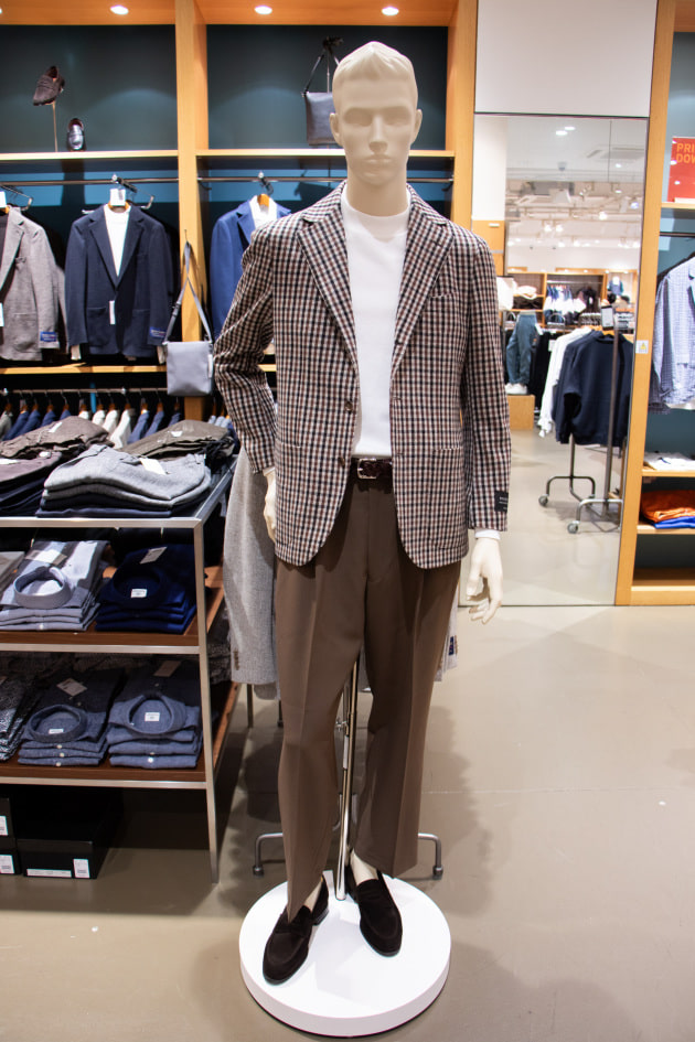 Tnewties ハンバーガー片手に テーラードジャケット シェパードチェック 洒落たシェパードチェックジャケットコーディネート｜ビームス