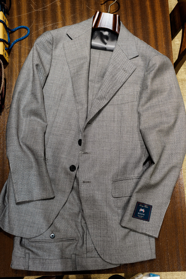 ⭐︎極美品⭐︎ビームスF シャークスキン　スーツ　44 　グレー ⭐︎極美品⭐︎ビームスF シャークスキン スーツ 44 グレー - メルカリ