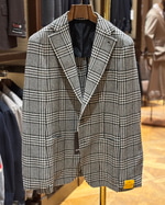 隠れグリーンなジャケット〈TAGLIATORE〉