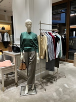 SLOANE新作アイテム続々と入荷しております♪