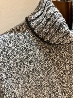 〈GRAN SASSO〉ミックスヤーンの洒落たタートルネックニットを。