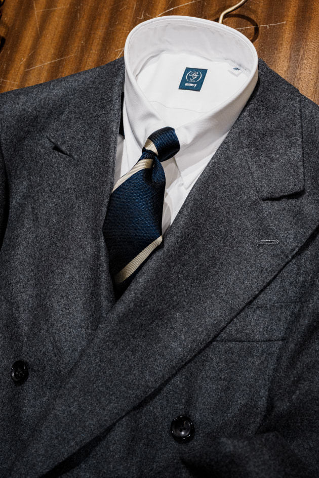 BEAMS F＞×＜RING JACKET＞が仕立てる超重量級”カレッジフラノ