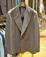 ラクダさんの毛は美しい〈TAGLIATORE〉