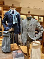 〈TAGLIATORE〉ネイビーチェックのジャケットを使ったトルソーコーディネート紹介。