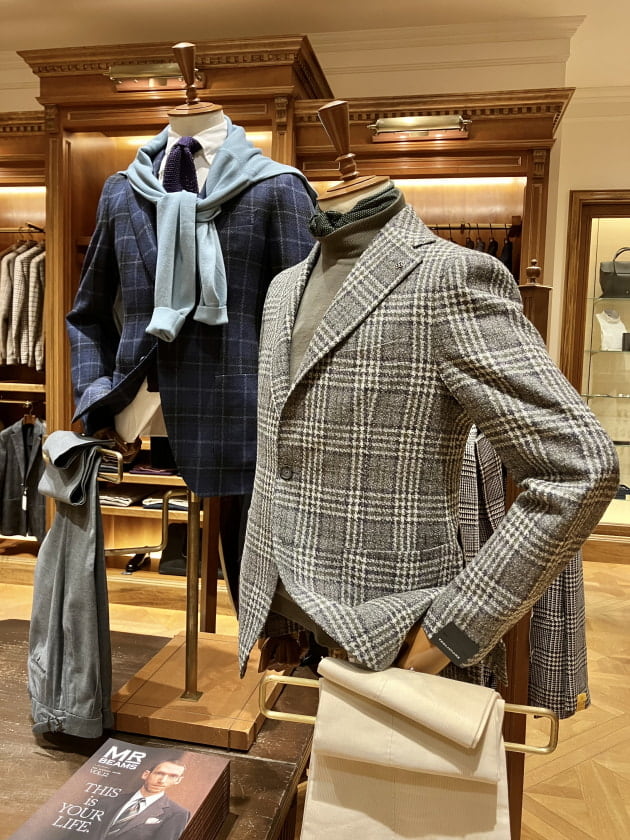 〈TAGLIATORE 〉目新しさを感じられるトルソーコーディネート紹介。