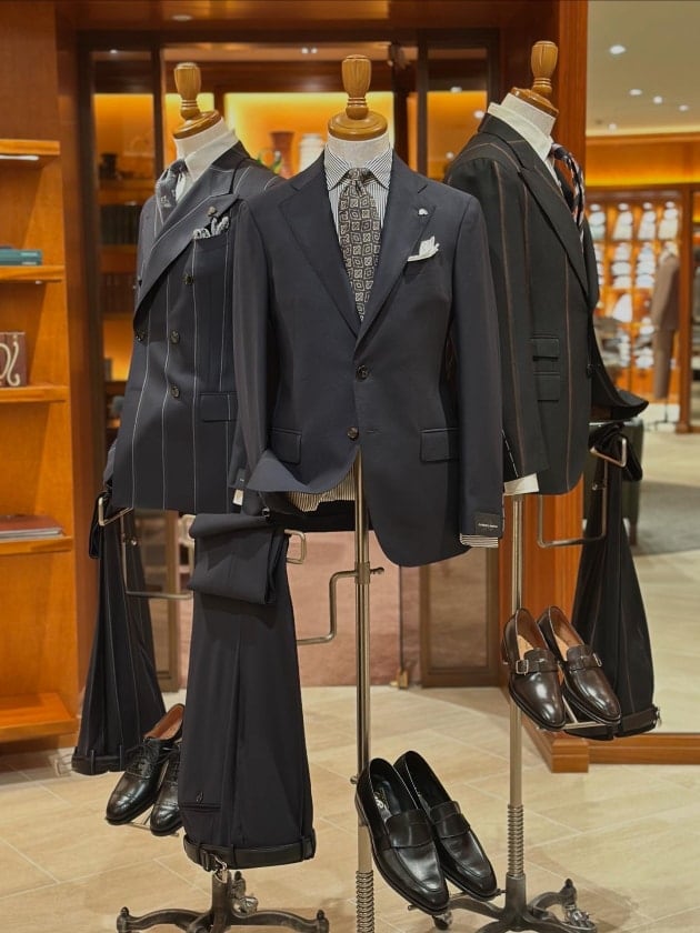 ＜GABRIELE PASINI＞ストライプスーツスタイリング