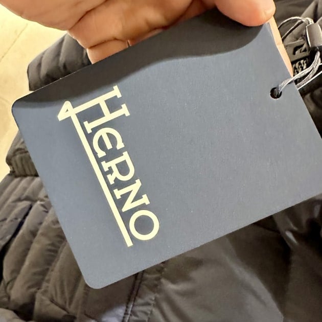 ＜HERNO（ヘルノ）＞は冬になると減るのーん！