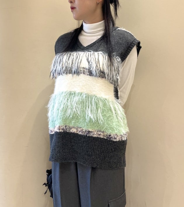 【B:MING by BEAMS】フリンジ ニット ベストで楽しむ秋のレイヤードスタイル♪