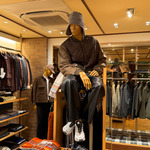 エントランスマネキンより。