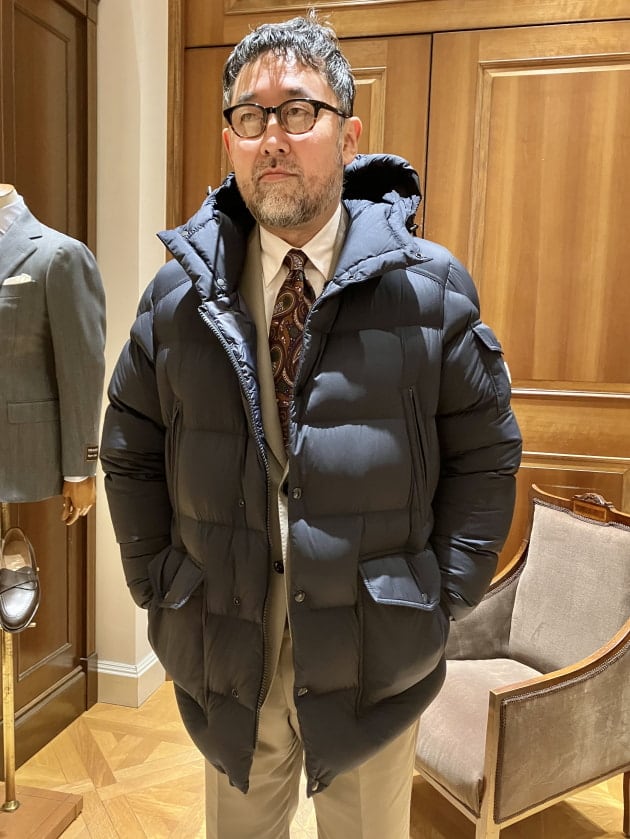MONCLER〉マットな質感と洗練された印象のダウンジャケットBRETAGNEを