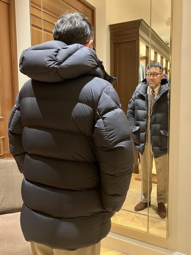 〈MONCLER〉マットな質感と洗練された印象のダウンジャケットBRETAGNEを！