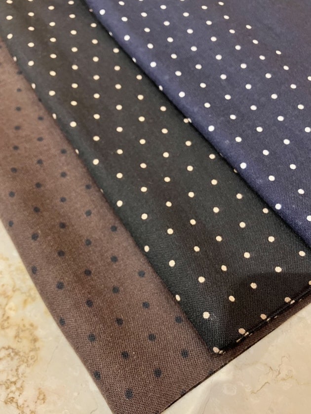 Holliday & Brown〉襟元をシックに彩る上質なウールシルクストール