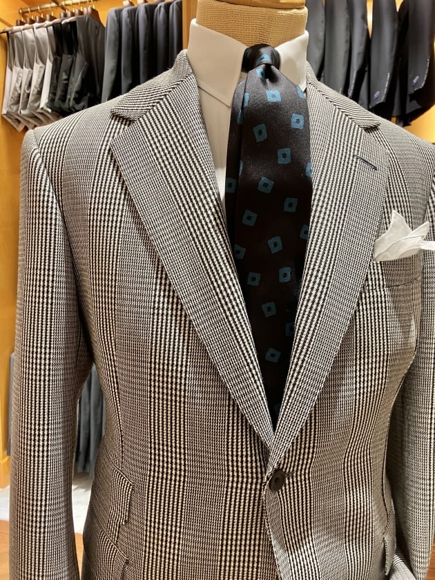 〈FUMIYA HIRANO LONDON〉ブリティッシュモダンなグレンプレイドスーツを。