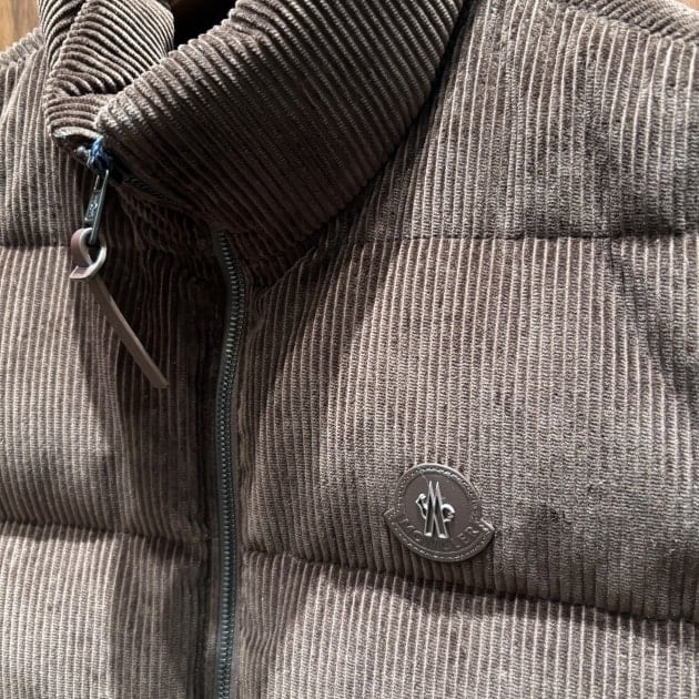 「冬の重ね着、ラグジュアリーに楽しむ」