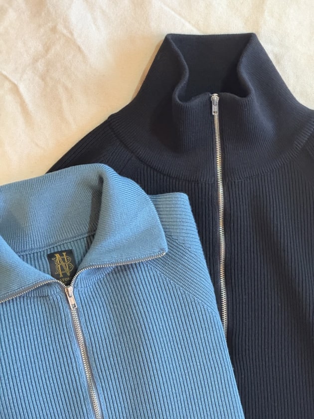 今年はどのニットにしましょうか？