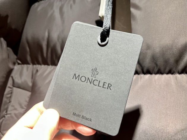 ＜MONCLER（モンクレール）＞機能をぶっ飛ばした1枚