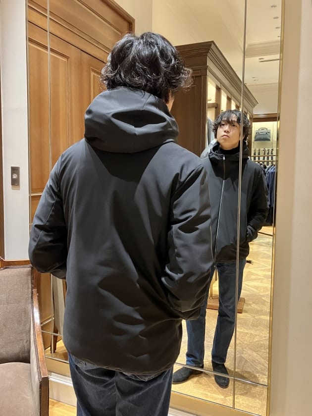 〈MONCLER〉使いやすくて着て行きやすいダウンジャケットのDUSLER。