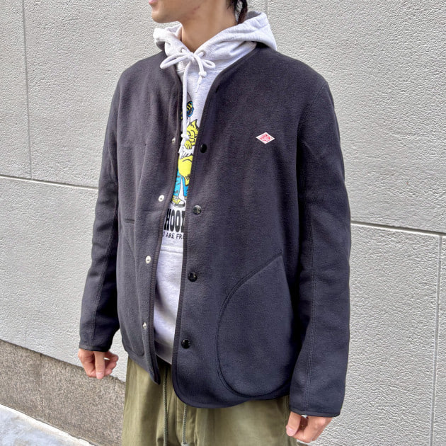 軽やかさと無骨さのミックス。“フリース×ミリタリー”で楽しむ冬の