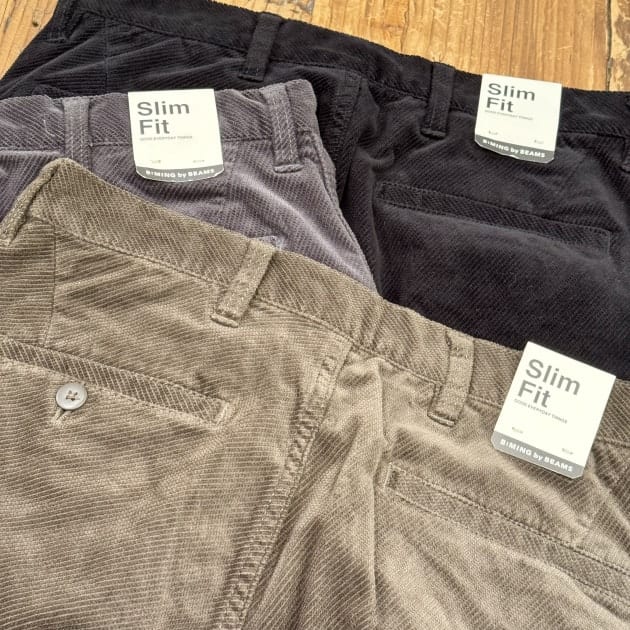 お買い得価格になったB:MING by BEAMSの冬の定番パンツ。バイアス