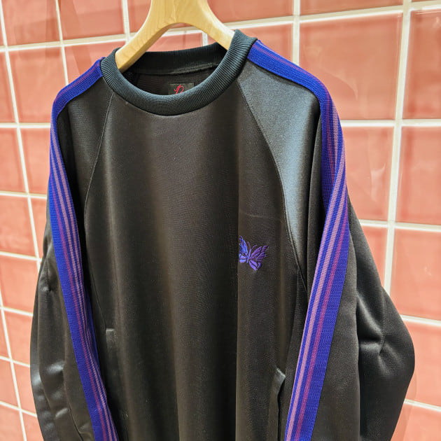 「ヒジ、デテル？」