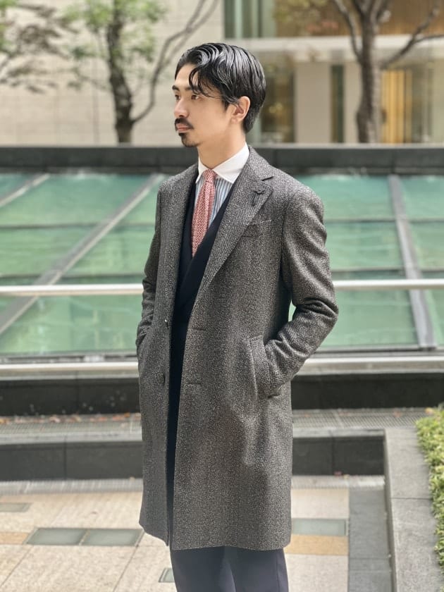 LARDINI〉独特な表情のヘリンボーン生地が魅力的なスポルベリーノ