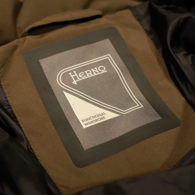 大和田がススメる【ブラック飽きた人集合!!機能性抜群ダウンジャケット!!】HERNO(ヘルノ)!!!