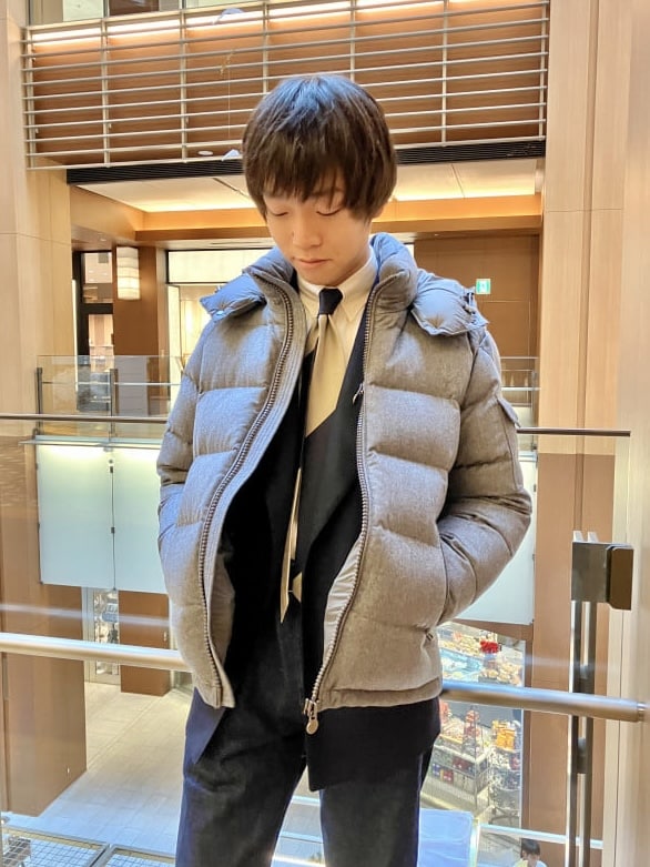 〈MONCLER〉暖かさとスタイリッシュさを兼ねたダウンジャケットMONTGENERVE。