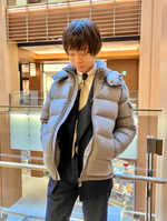 〈MONCLER〉暖かさとスタイリッシュさを兼ねたダウンジャケットMONTGENERVE。