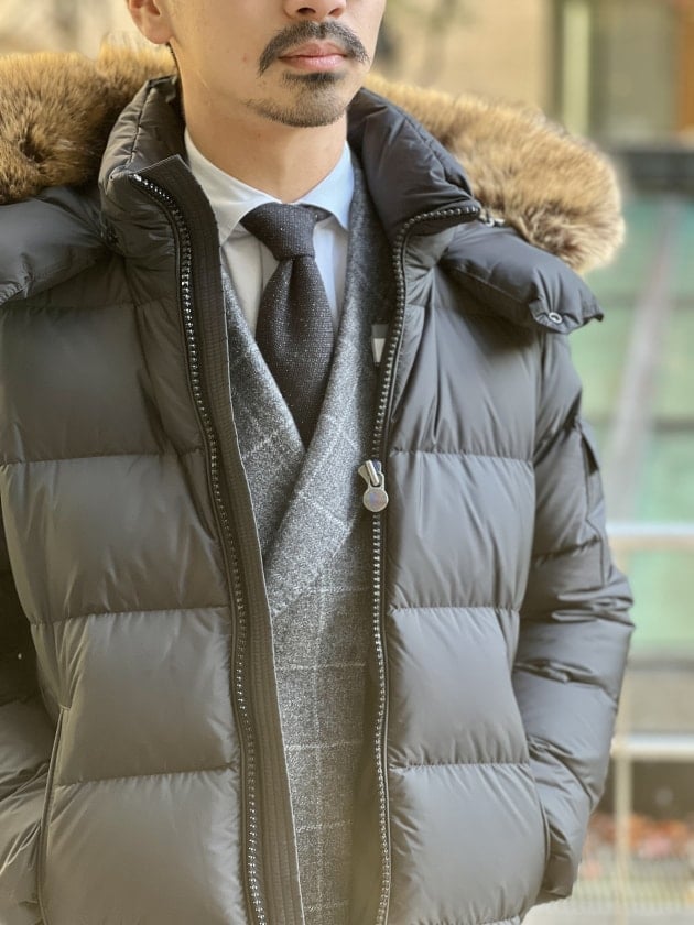 〈MONCLER〉クラシックなスタイルをベースに、撚りを加えたダウンジャケットMAYAF。