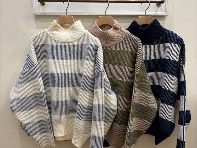 一枚で印象が変わる、BEAMS HEARTの秋冬トップス