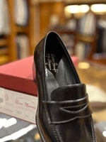 エレガントな1足。〈Enzo Bonafe〉