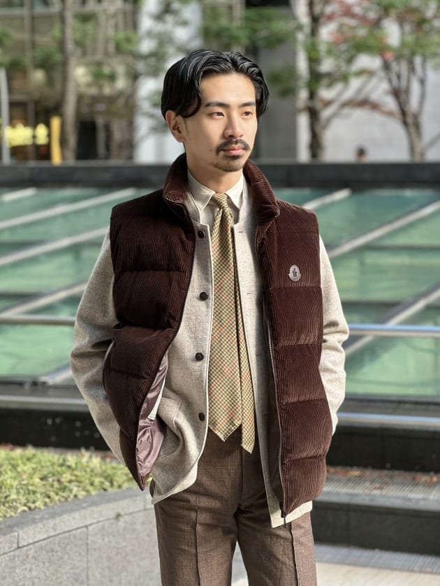 〈MONCLER〉暖かさと洒落感を両立させるダウンベストACRAB