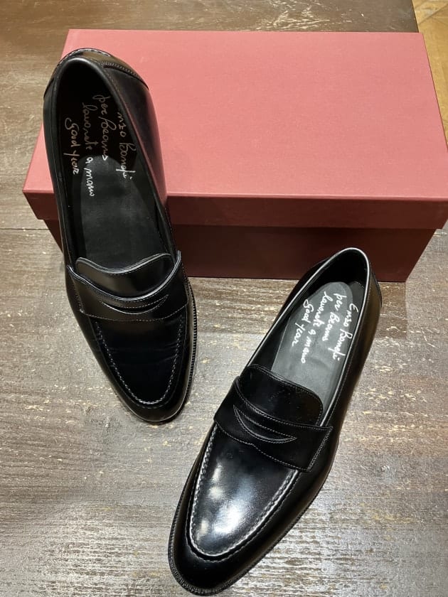 〈Enzo Bonafe〉オールブラックで揃えた別注のドレスローファー！