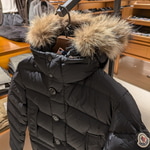 最後のリアルファーがSALEになりました　早い者勝ち【MONCLER】