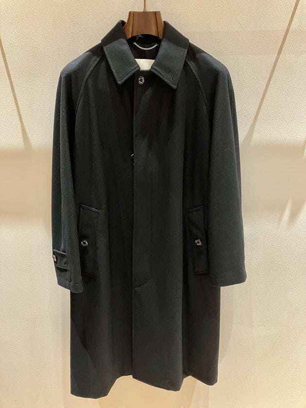 MACKINTOSH 〉インラインでは展開のなかったモデルに生地を載せ別注