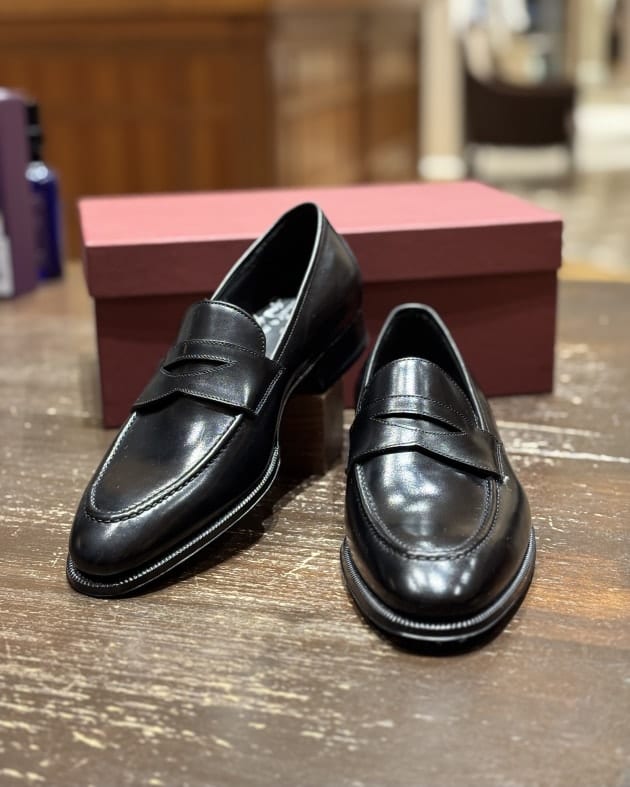 エレガントなローファー〈Enzo Bonafe〉